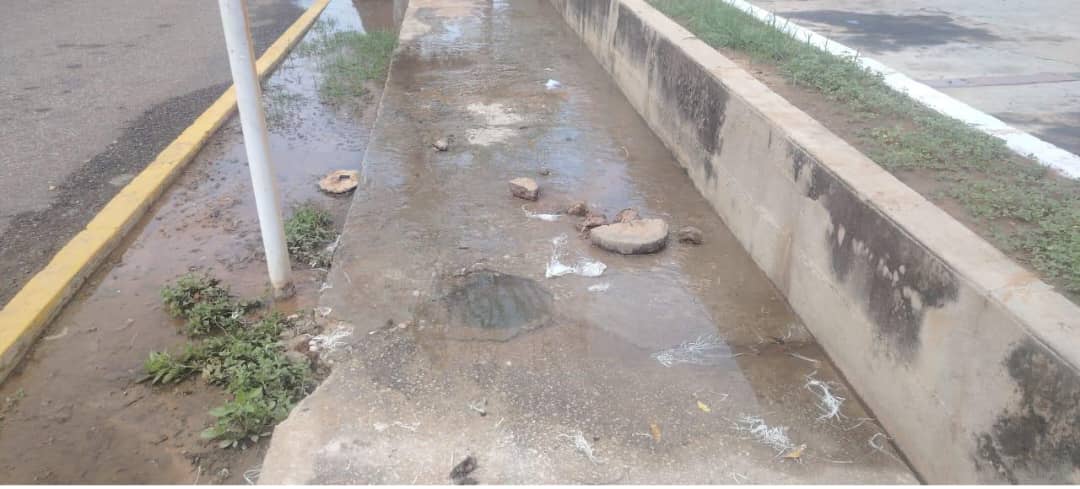 Alcaldía de Maracaibo fiscaliza botes de agua en calles y avenidas